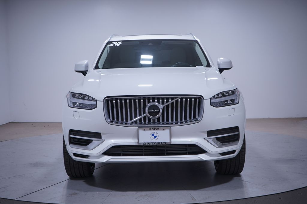 2022 Volvo XC90 T8 Inscription 4