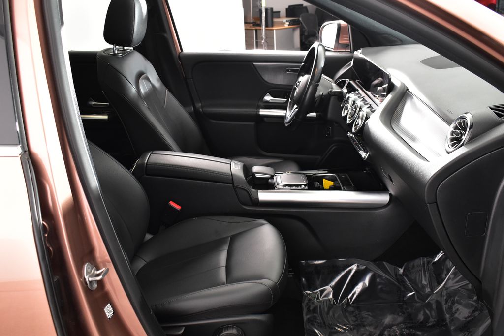 Thumbnail: 2022 Mercedes-Benz GLA - 21