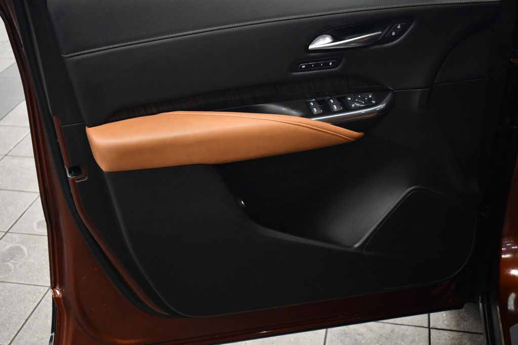 Thumbnail: 2019 Cadillac XT4 - 16