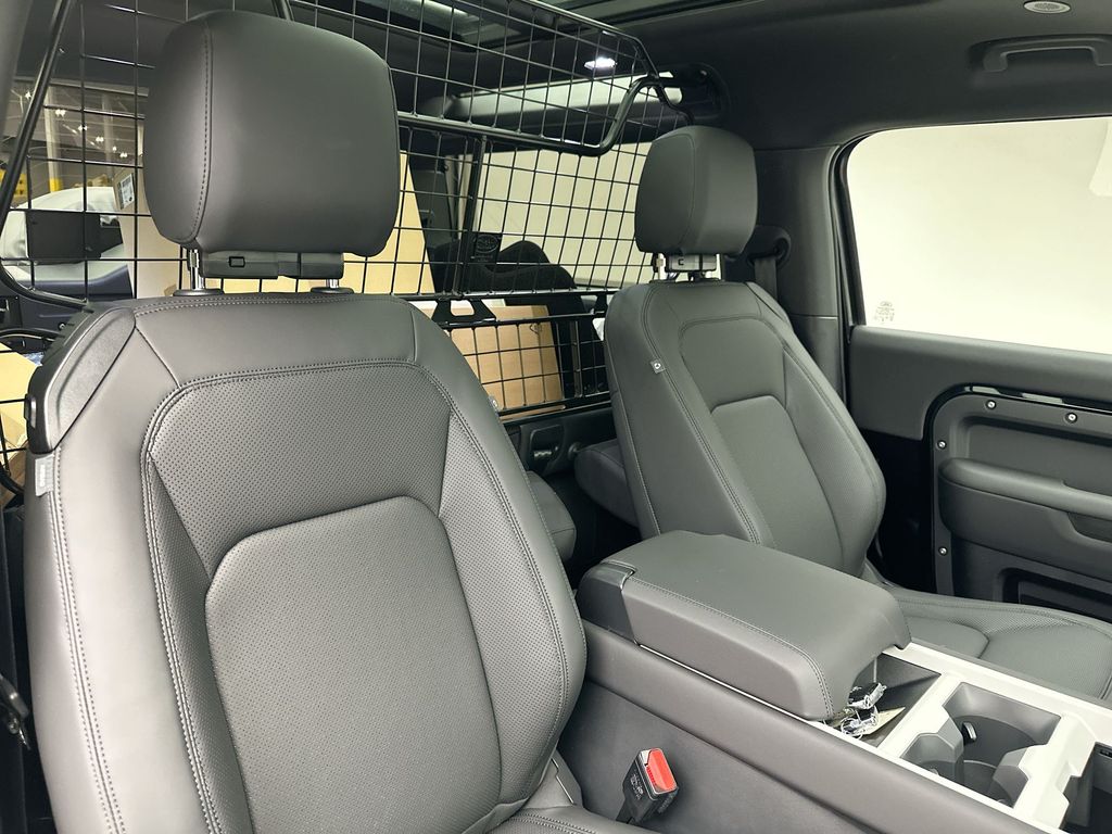 Thumbnail: 2025 Land Rover Defender - 5