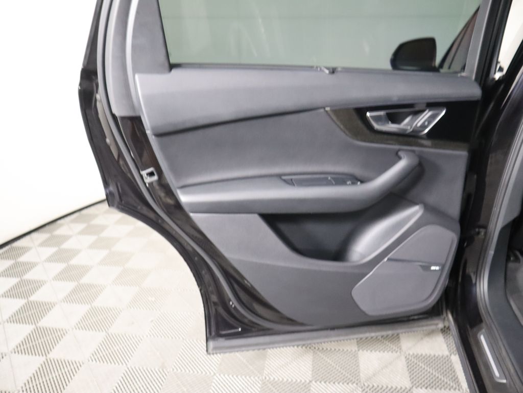 Thumbnail: 2019 Audi Q7 - 27