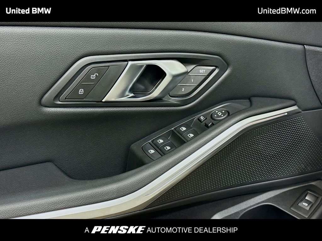 Thumbnail: 2026 BMW 3 Series - 3