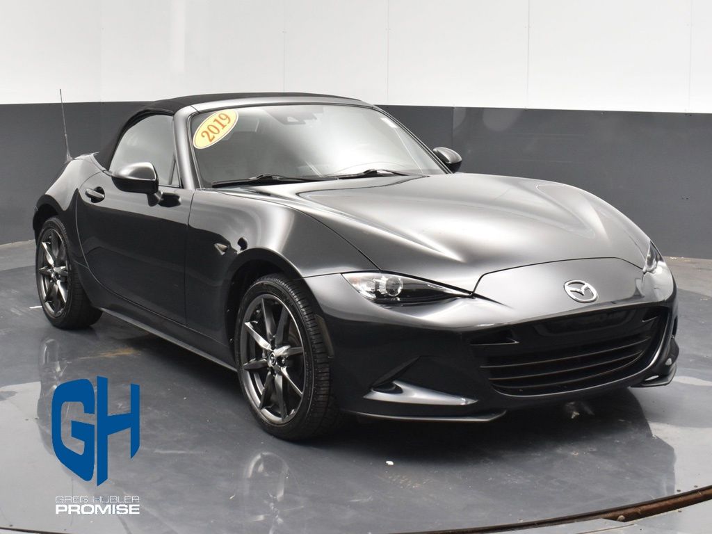 Jet Black Mica 2019 Mazda MX-5 Miata Convertible Rear-Wheel Drive 6-Speed Automatic