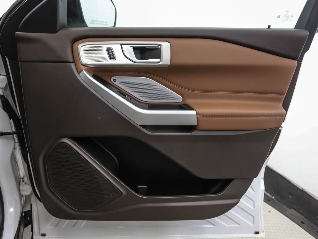 Thumbnail: 2023 Ford Explorer - 30