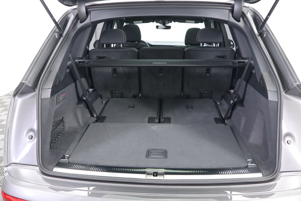2025 Audi Q7  30