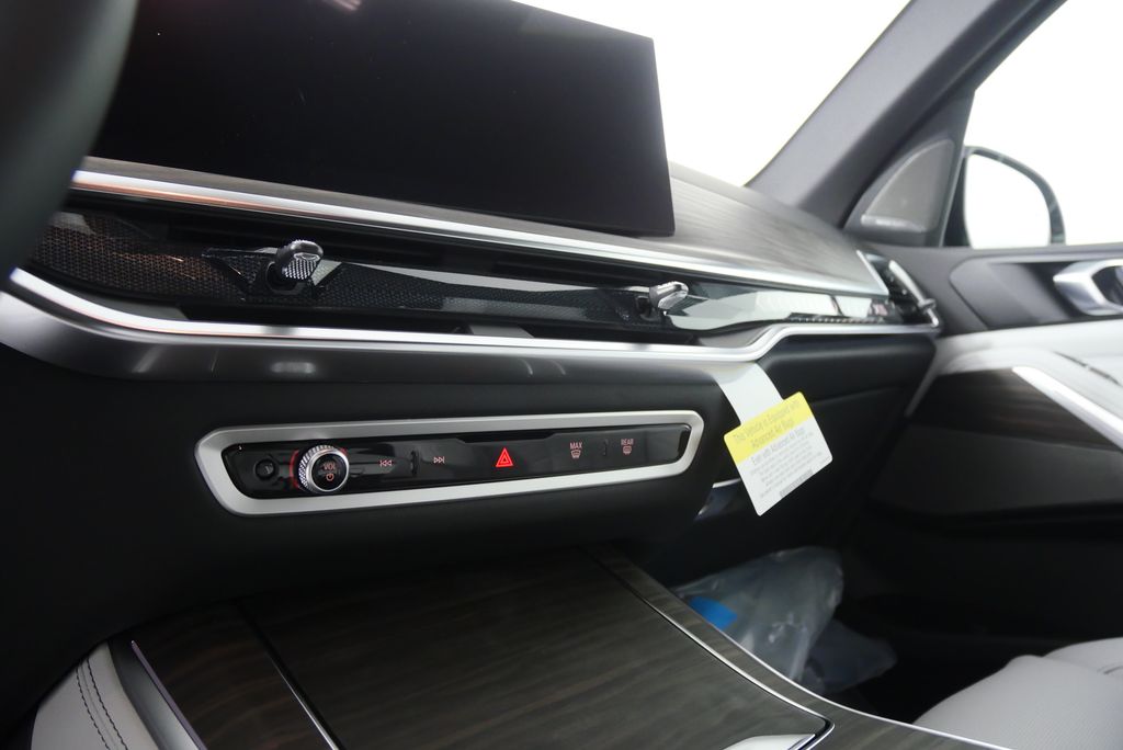 Thumbnail: 2026 BMW X5 - 21