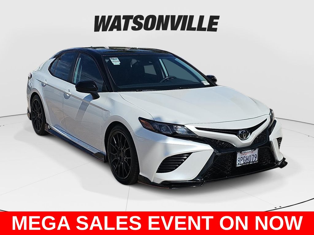 Wind Chill Pearl/Midnight Black Metallic 2020 Toyota Camry Sedan Front-Wheel Drive 8-Speed Automatic