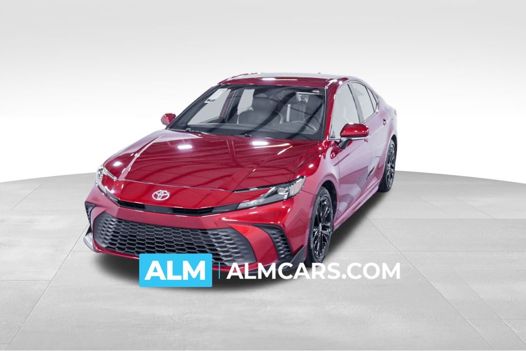 2025 Toyota Camry SE's photo