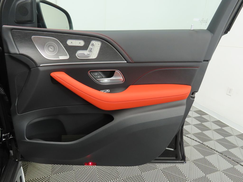 Thumbnail: 2026 Mercedes-Benz GLE - 25