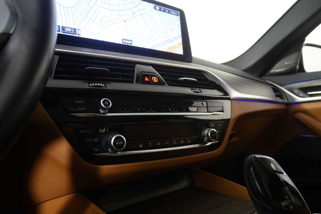 Thumbnail: 2023 BMW 5 Series - 22