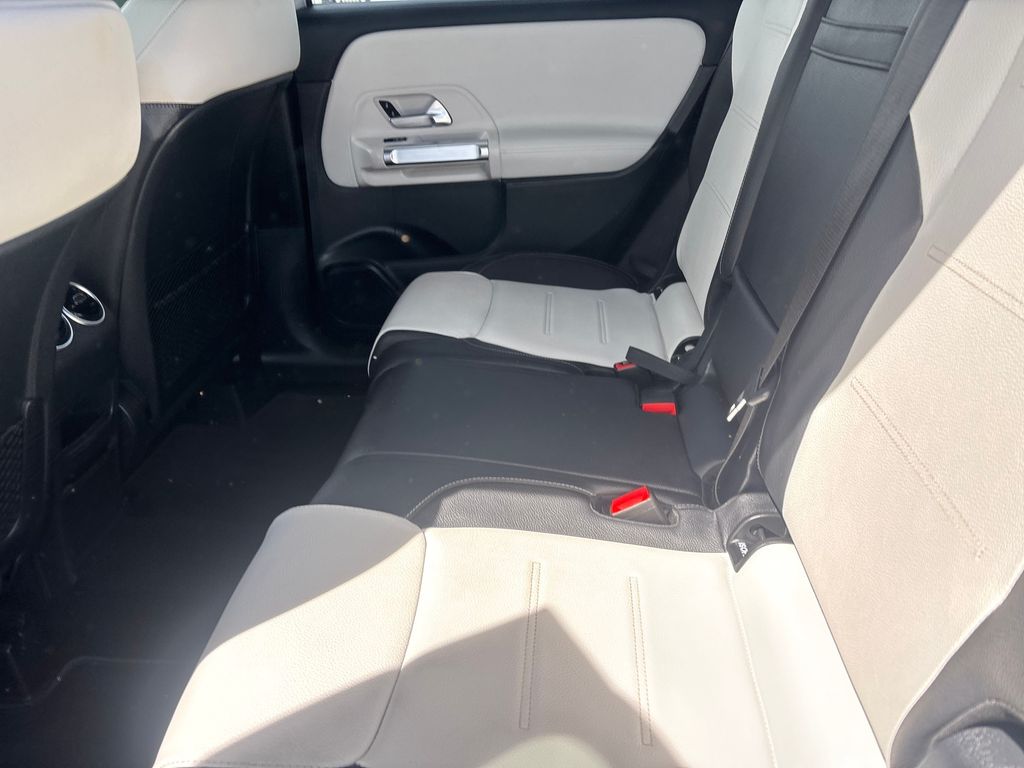 Used Car 2021 Mercedes-benz Glb  Glb 250 For Sale Under $25,000 In Austin, Texas