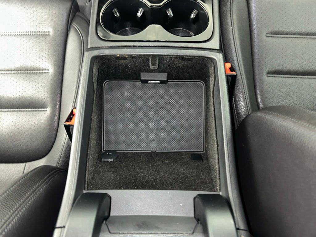 Used 2017  Volkswagen V6 Sport image 11