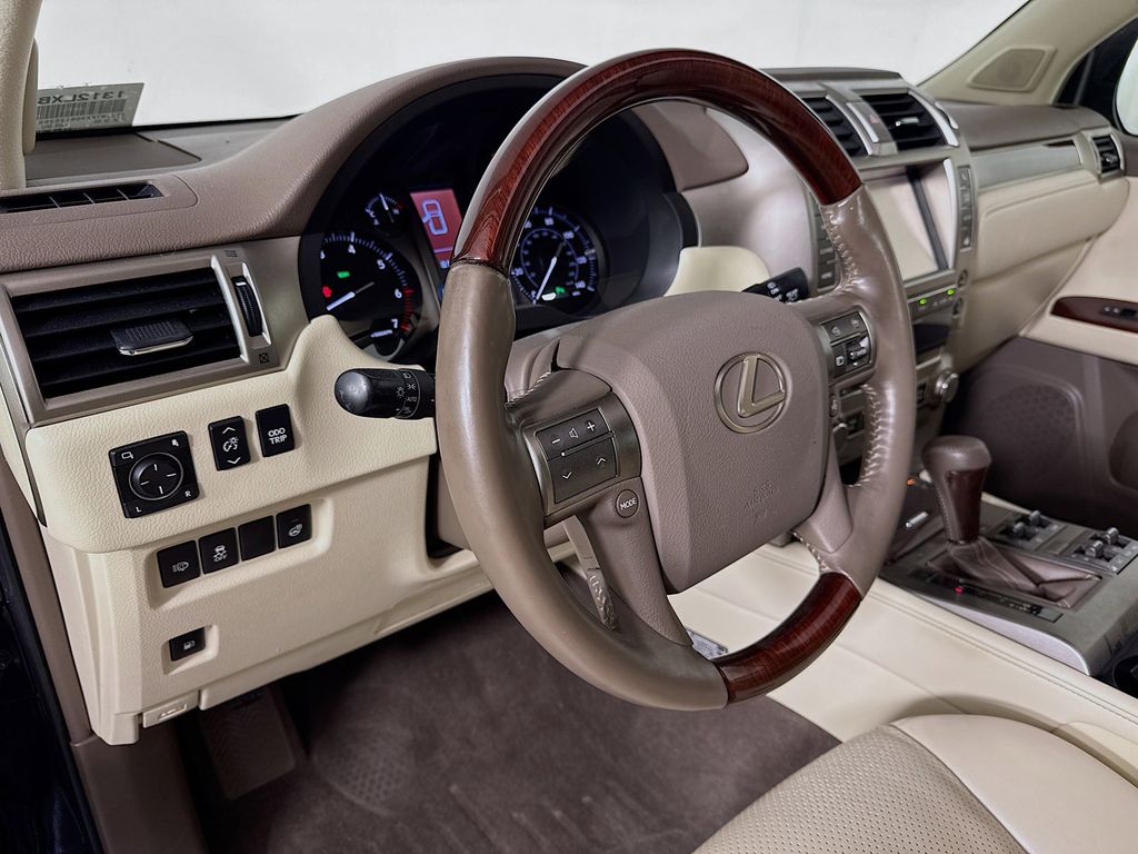 Thumbnail: 2016 Lexus GX - 9