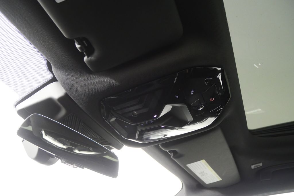 Thumbnail: 2026 BMW 5 Series - 21