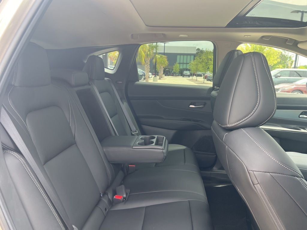2025 Champagne Silver Metallic Nissan Murano SL AWD SUV