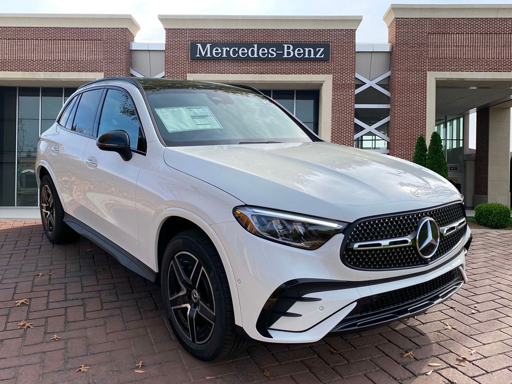 2025 Mercedes-Benz GLC 300 3