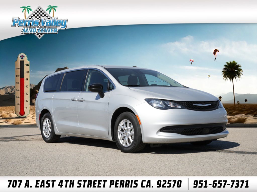 Silver Mist Clearcoat 2024 Chrysler Voyager LX FWD Minivan Front-Wheel Drive 9-Speed Automatic