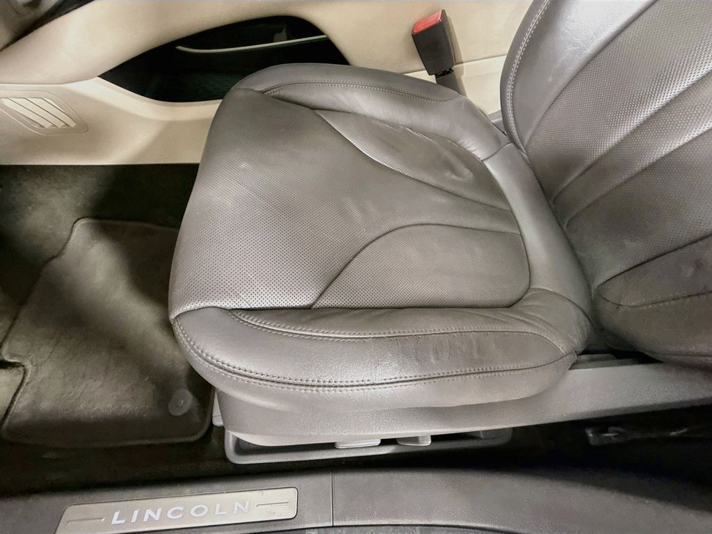 Thumbnail: 2019 Lincoln Nautilus - 19