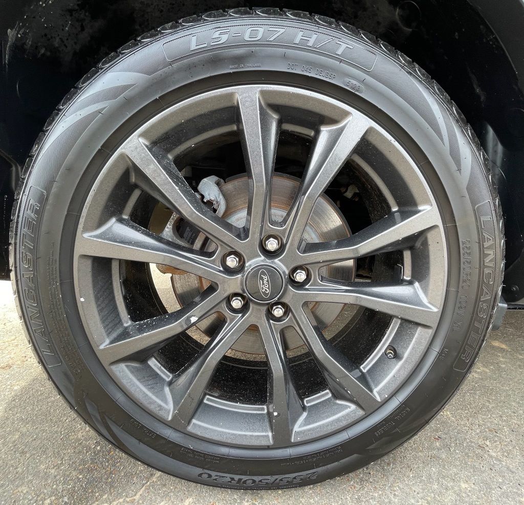 2018 Ford Explorer XLT Black at Autostrade