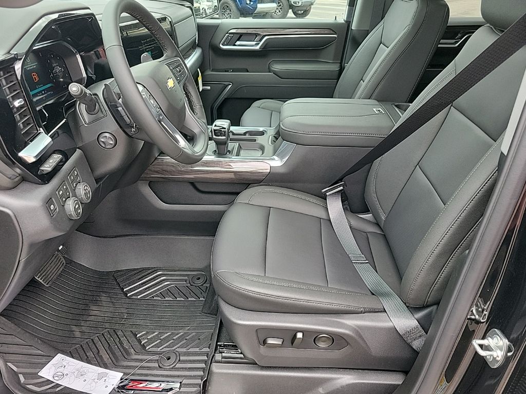 2026 Chevrolet Silverado 1500 LTZ - Photo 11