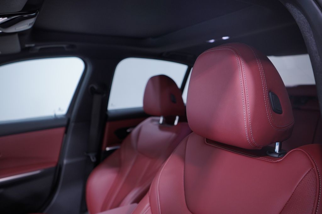 Thumbnail: 2023 BMW 3 Series - 8