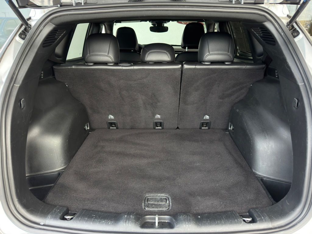 2024 Jeep Compass Latitude Silver at Toyota of Victoria