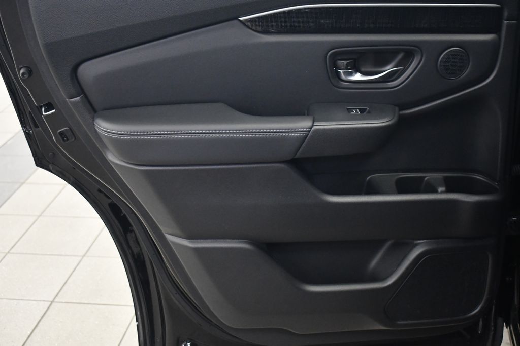 Thumbnail: 2023 Honda Pilot - 28