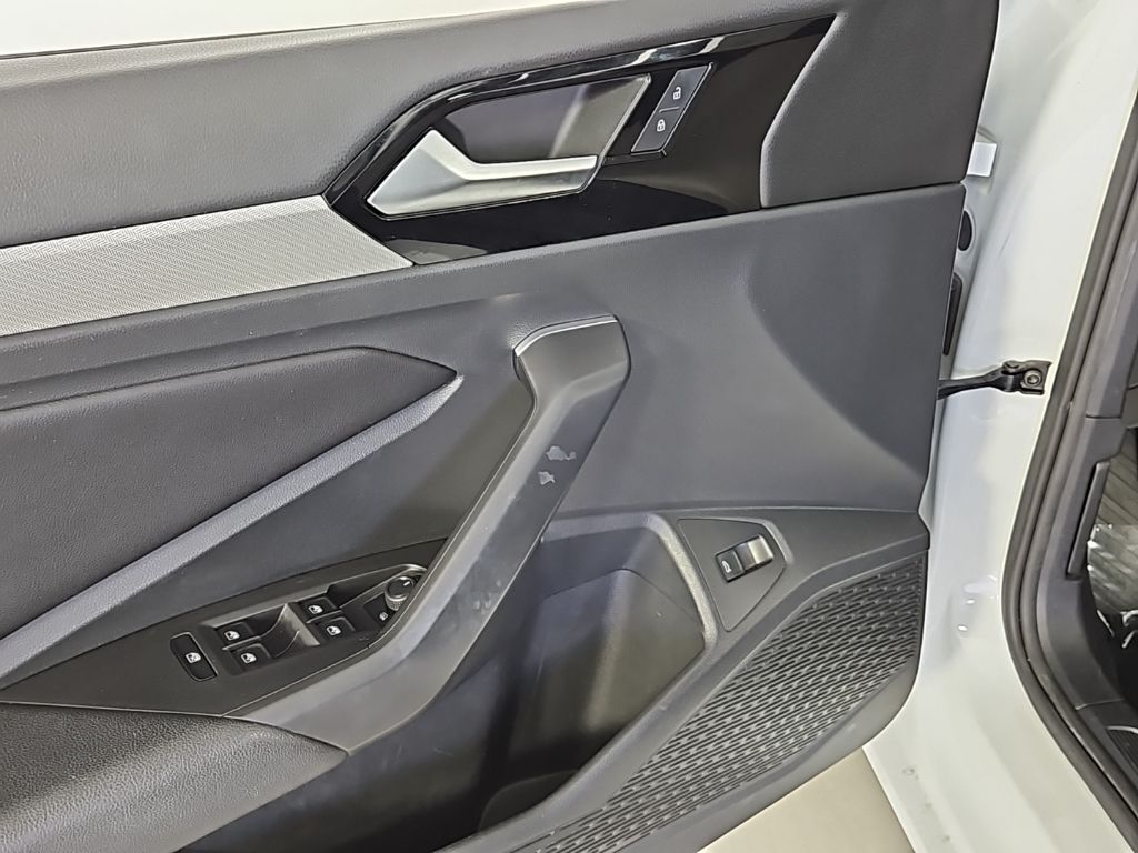 Thumbnail: 2019 Volkswagen Jetta - 12