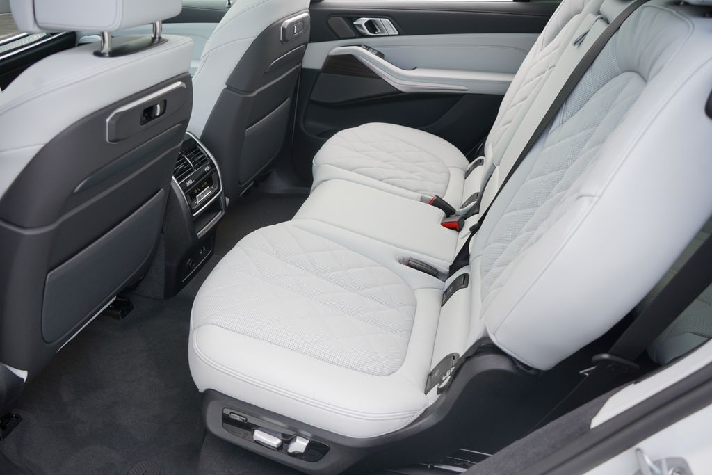 2025 BMW X7 xDrive40i 20