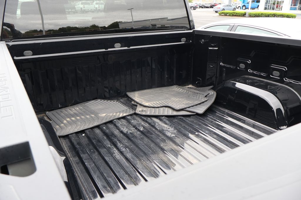 2022 Chevrolet Silverado 1500 LT 11