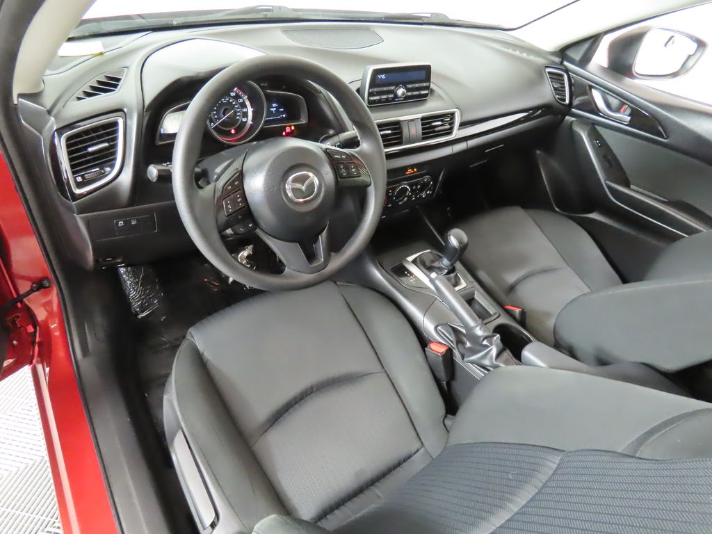 2014 Mazda Mazda3 i Sport 28