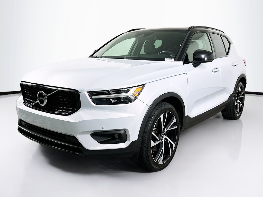 2020 Volvo XC40 R-Design