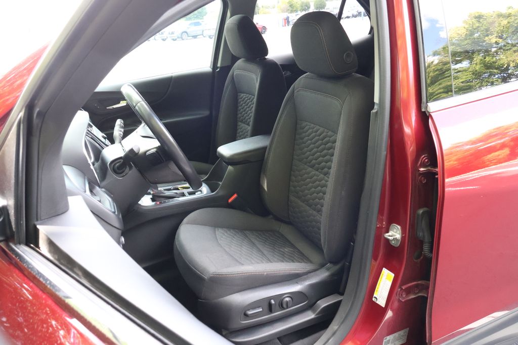 Thumbnail: 2020 Chevrolet Equinox - 28