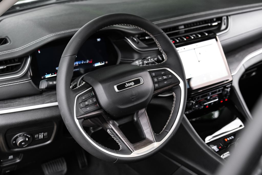 used 2023 Jeep Grand Cherokee car, priced at $34,153