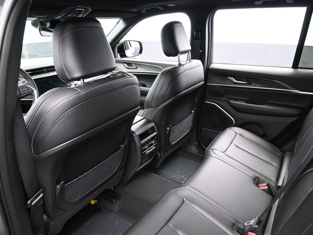 New 2026 Baltic Gray Metallic Clearcoat Jeep Limited image 28