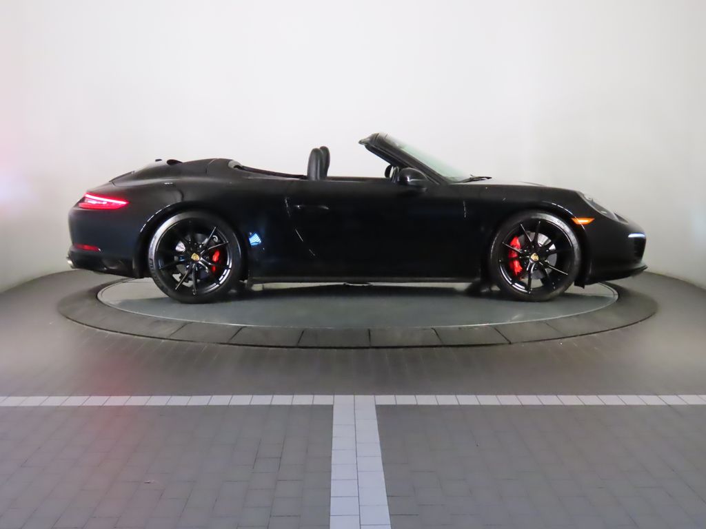 Thumbnail: 2018 Porsche 911 - 16