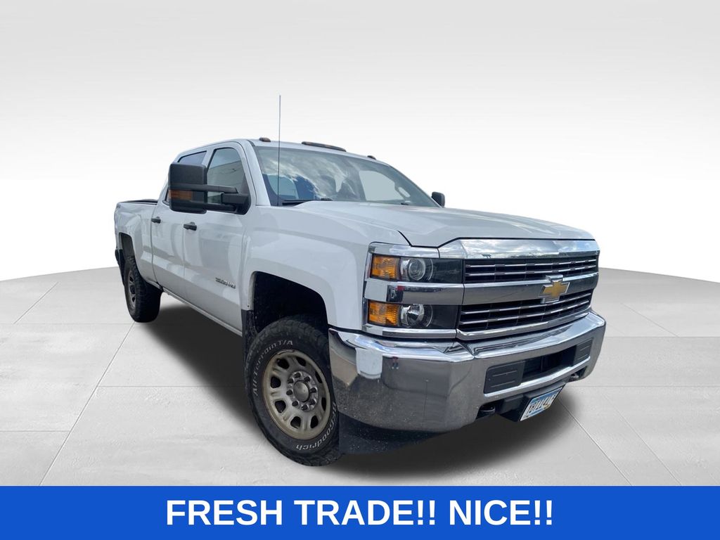 Summit White 2016 Chevrolet Silverado 3500HD Pickup Truck Four-Wheel Drive 6-Speed Automatic Overdrive
