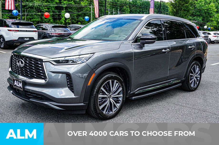 Used 2024 Gray INFINITI Sensory image 3