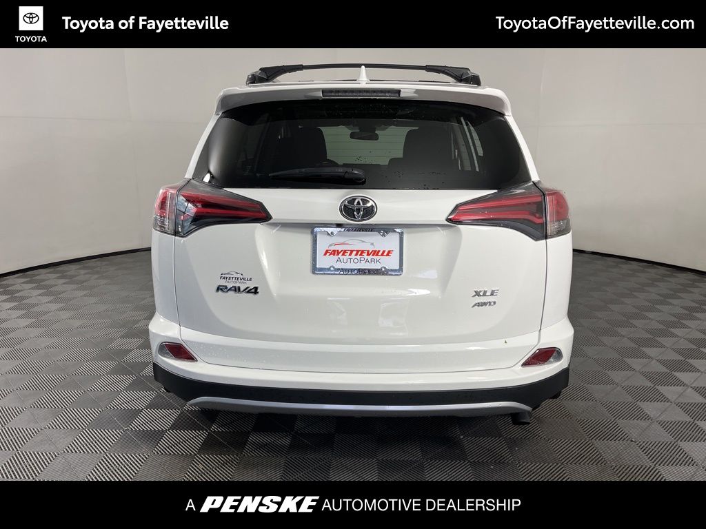 2018 Toyota RAV4 XLE 11