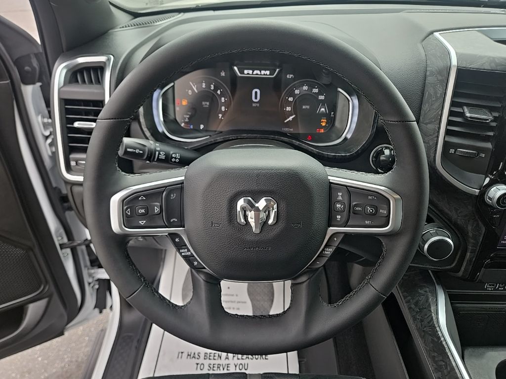 Used 2025 White Ram Big Horn/Lone Star image 28