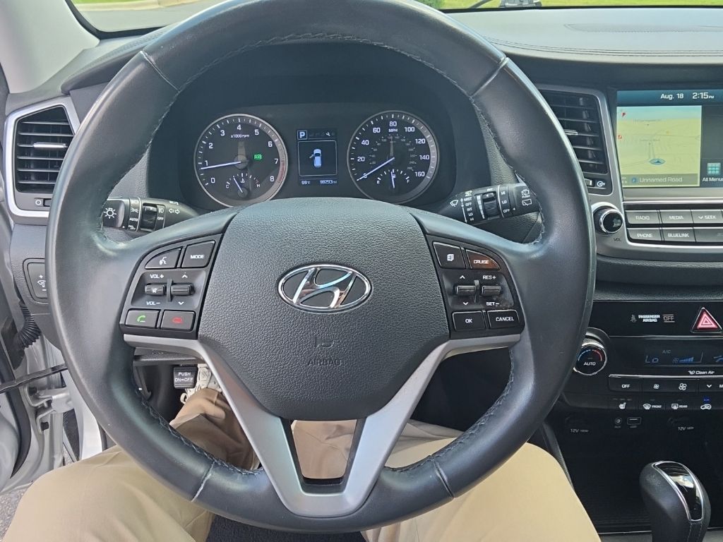 Used 2017 Silver Hyundai SE Plus image 19