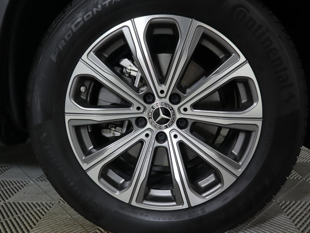 Thumbnail: 2024 Mercedes-Benz GLC - 30