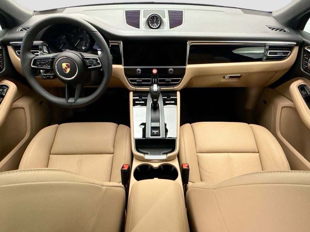 Thumbnail: 2026 Porsche Macan - 15