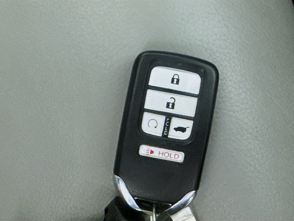 Used Car 2016 Honda Pilot  Touring For Sale Under $12,000 In Austin, Texas