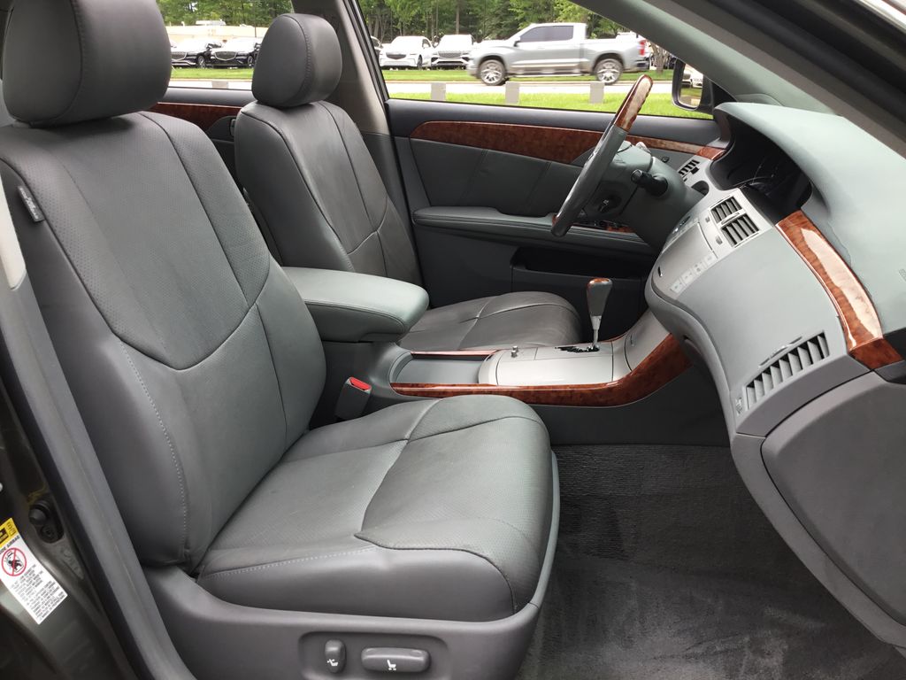 2005 Toyota Avalon XL 10