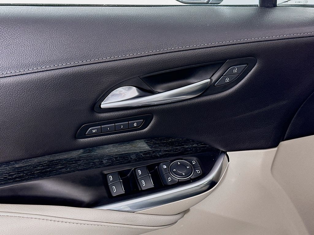 2022 Cadillac XT4 Premium Luxury 17