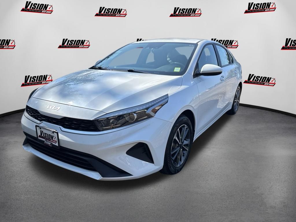 Snow White Pearl 2023 Kia Forte Sedan Front-Wheel Drive Continuously Variable Transmission
