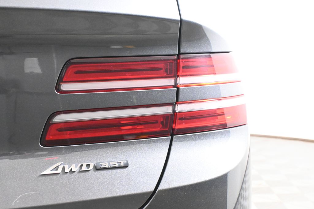 Thumbnail: 2021 Genesis GV80 - 13