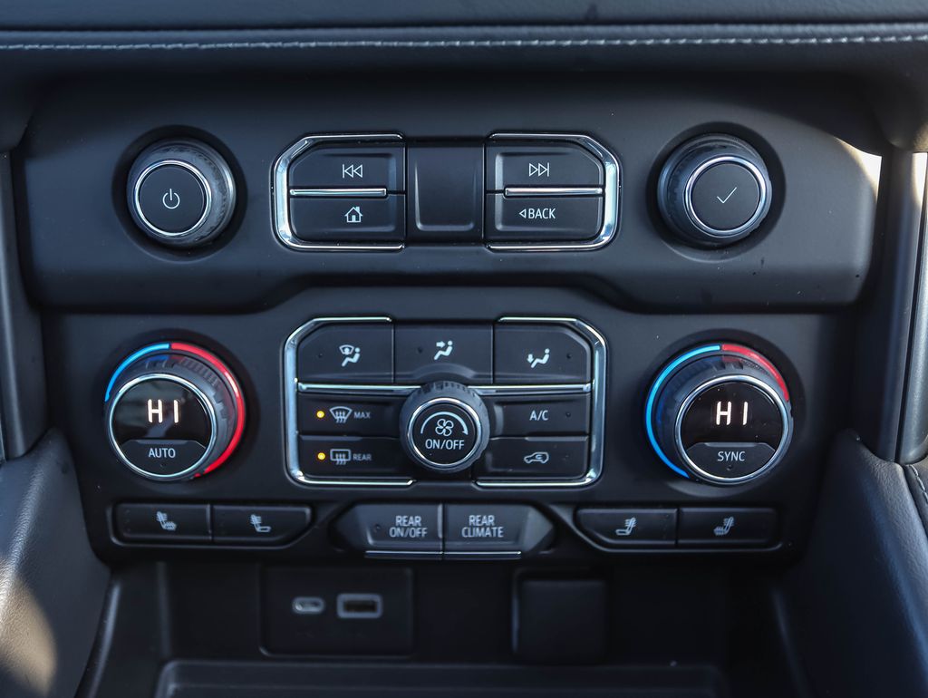 Thumbnail: 2022 Chevrolet Suburban - 18