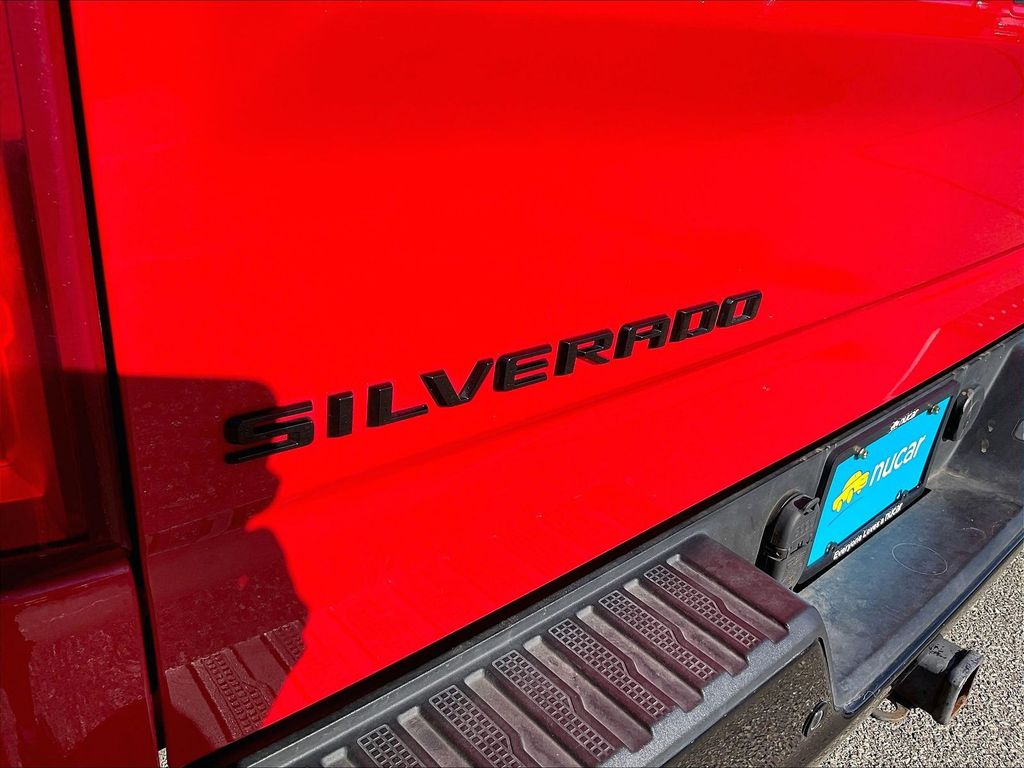 2021 Chevrolet Silverado 1500 — photo 28